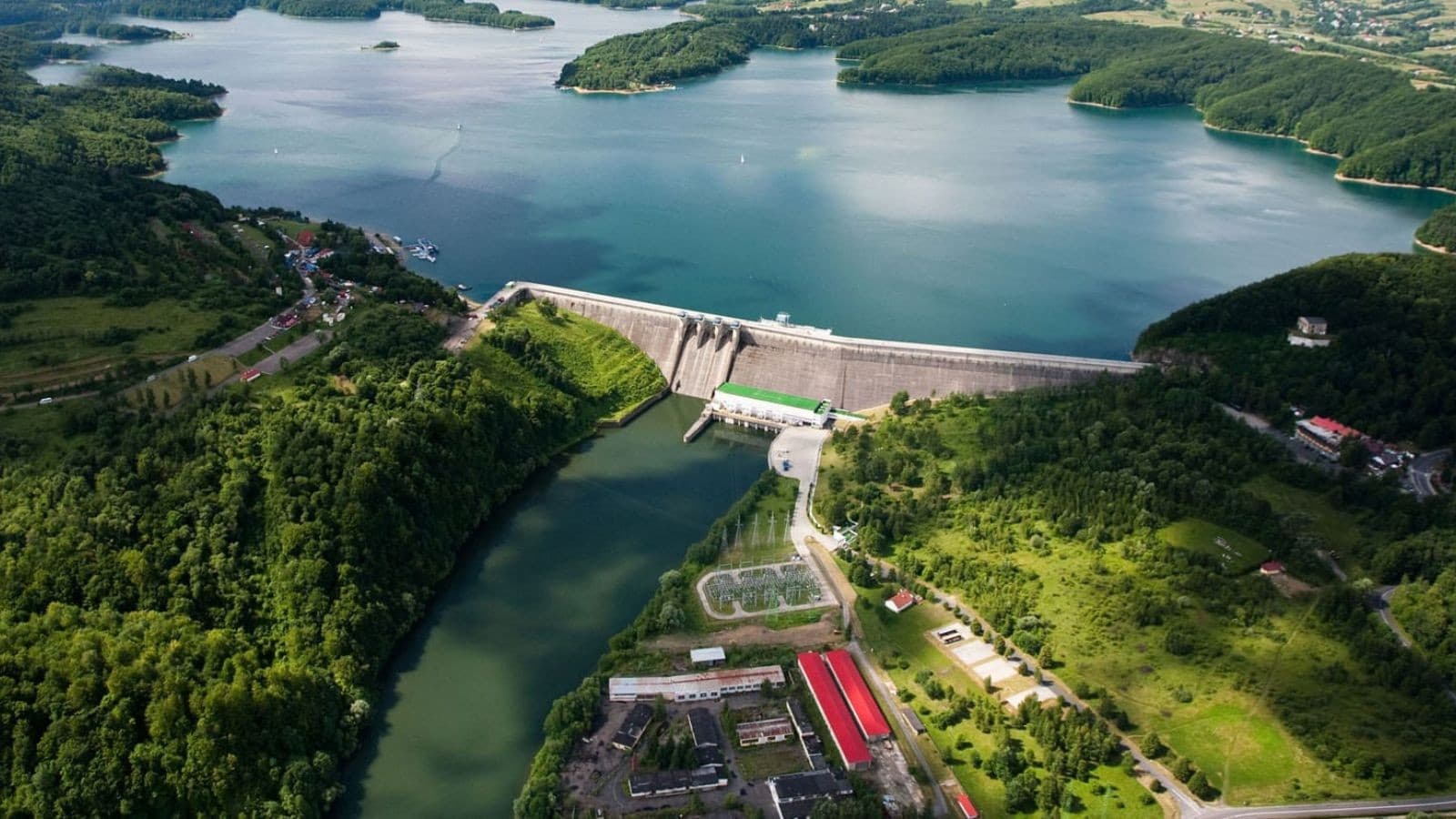 Одноденні тури до Польщі: Сянок та водосховище Соліна